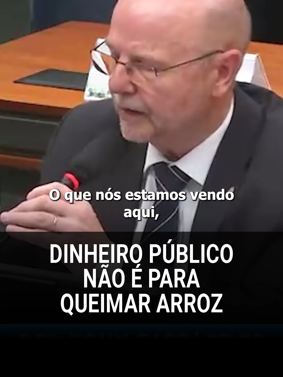 🍚 No Dia Mundial da Alimentação, é revoltante ter que dizer isso: tem gente destruindo comida para lucrar! 🚫 Na Comissão de Agricultura, denunciamos essa barbaridade. Quem queima arroz ou joga fora safra para manipular preços não merece crédito público! 💰 É dinheiro do povo — e comida é pra matar a fome, não pra alimentar a ganância!