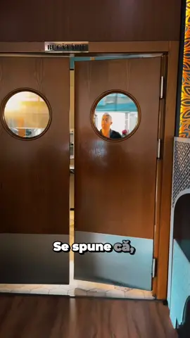 ❗️ Se spune că, România este pe primul loc la risipă alimentară, în Europa. 👨🏻‍🍳 La Duman, lucrurile sunt simple: vii, comanzi, savurezi și mănânci cât poți. Ce rămâne, iei acasă. 📦 Spune-le ospătarilor noștri să îți pună la pachet preparatele pe care nu le-ai terminat. O vor face cu drag. Mâine, la birou, o să-ți amintești de gustul Duman și o să zâmbești. 😉 ✨ Duman – poftă de viață! 📍 Bulevardul Decebal nr. 13 📳 Comenzi: Glovo, Bolt Food ❗ Rezervări: 0738 170 063 ⏱ Zilnic: 11:00 – 00:00 #duman #cina #restaurantebucuresti #stoprisipa #capcutedits 