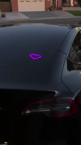 It’s solar powered and has a light sensor 💕 #carsoftiktok #caraccessories #teslamodel3 #cardecoration #blackfridaydeals 