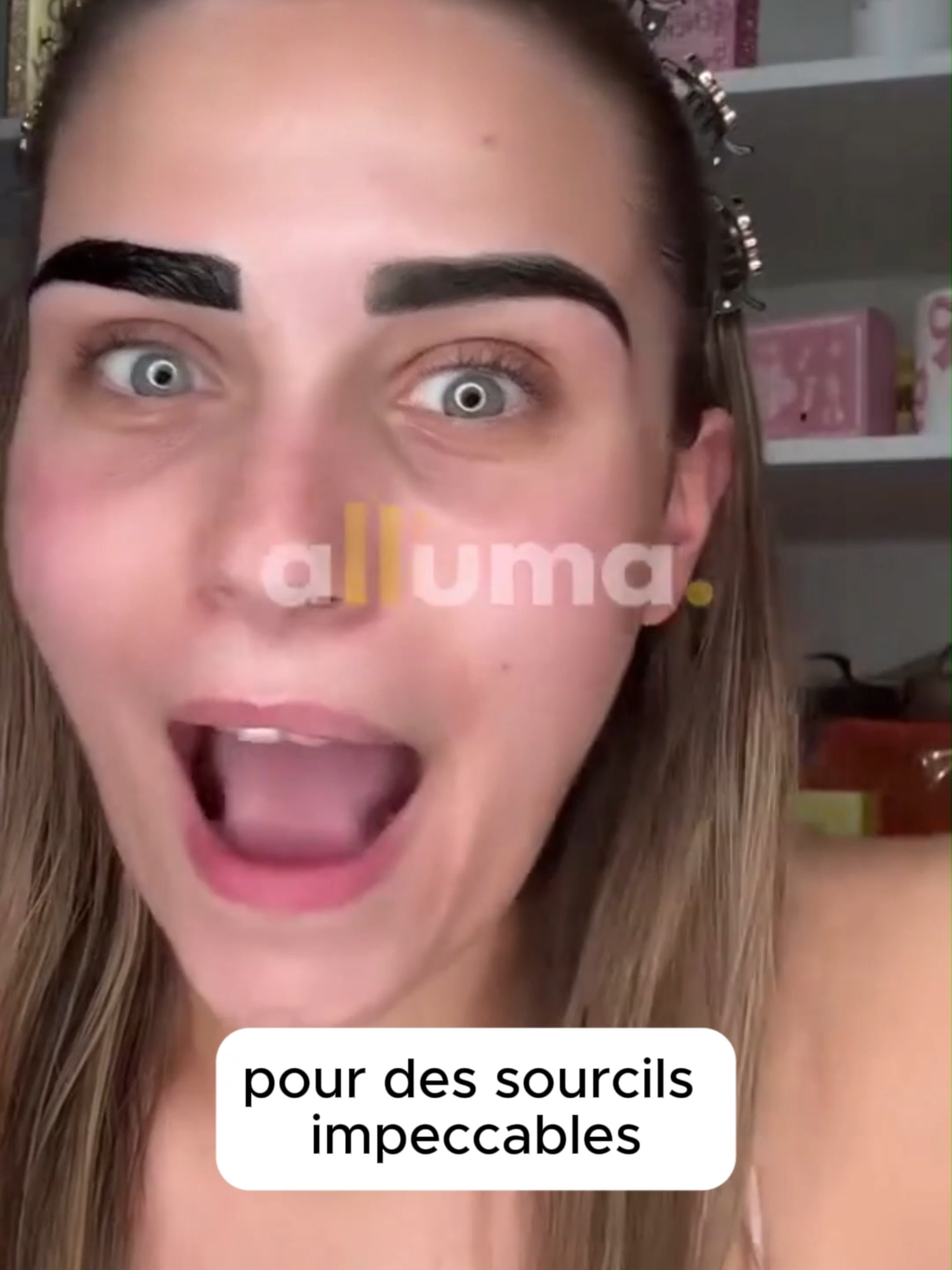 ✨ Fatiguée de redessiner vos sourcils chaque matin ? Avec la Teinture à Sourcils Alluma, obtenez des sourcils parfaitement dessinés jusqu’à 7 jours sans retouche 😍 💧 Résiste à l’eau et à la transpiration ⚡ Application simple et rapide (comme un vernis) ⏳ 20 min = 3 jours de tenue  et  2h = 7 jours de tenue impeccable 💰 Paiement à la Livraison  ⚠ Attention : Stock Limité et une forte demande  💥 Des milliers de femmes l'ont déjà adopté... et vous ? 👉 Commandez maintenant et offrez à vos sourcils la perfection qu’ils méritent dès aujourd’hui ! Disponible, mais attention, les stocks sont limités ! Commandez maintenant avant qu’il ne soit trop tard ⏳🔥