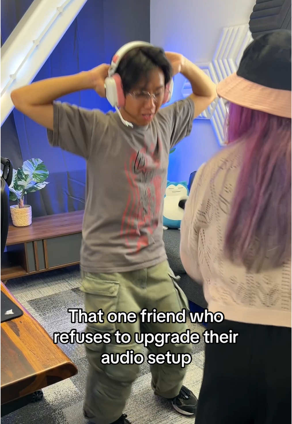 Just put the mic in the bag 