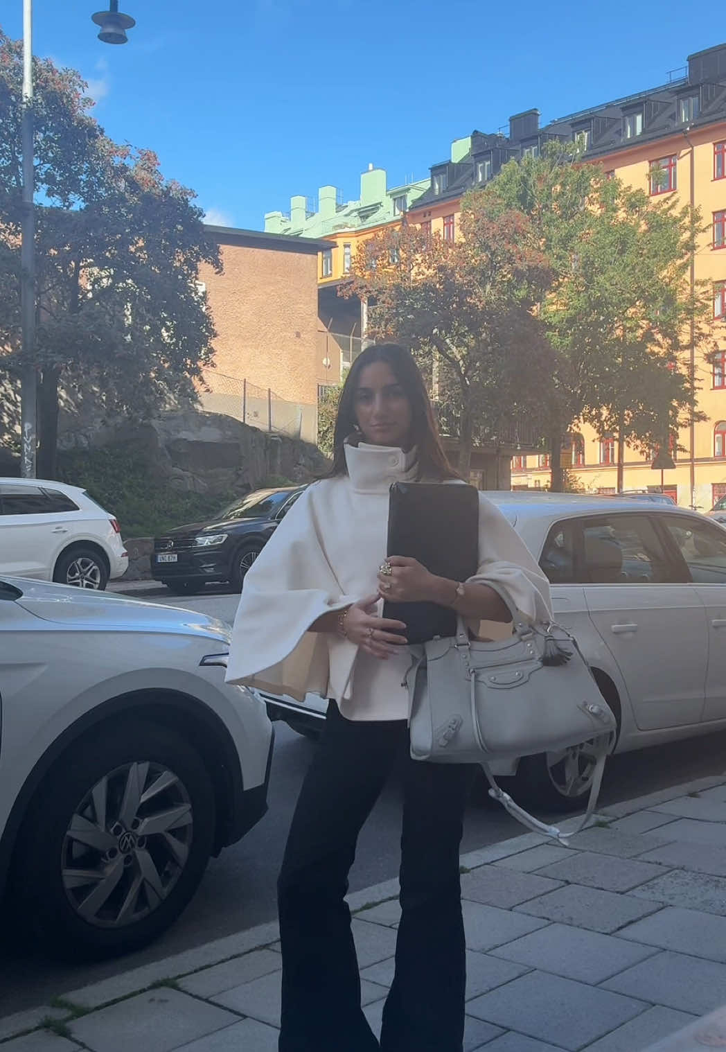 Ootd💞 my fave poncho/cape jacket!🍂 • • • • @Ginatricot @Gina Tricot Young  #beltjacket #capejacket #falljacket #stockholmstyle  #creatorsearchinsights 