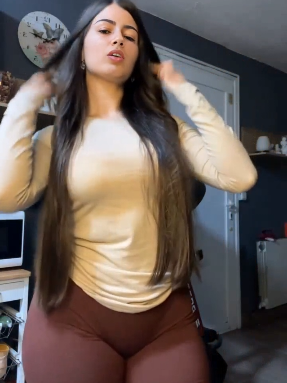 #الشعب_الصيني_ماله_حل #مغربية_وافتخر #المغربية_أجمل_نساء_الكون #viral #fyp 