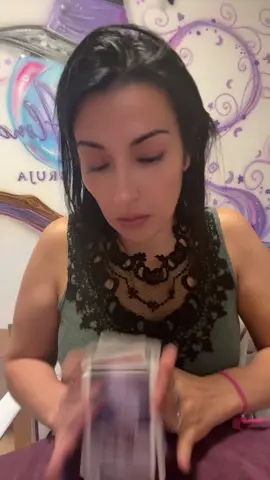 ✨ TIRADA INTERACTIVA DIARIA | ELIGE TU CARTA Y DESCUBRE TU MENSAJE DE HOY 🔮 Conecta con la energía del universo y escucha lo que tus guías espirituales quieren decirte. Esta tirada interactiva diaria te revelará los mensajes ocultos del tarot y te ayudará a comprender los cambios que llegan a tu vida. Nada es casualidad: si estás aquí, este mensaje es para ti. 🌙 🔮 Consultas privadas y lecturas personales en: 👉 https://saraalmatarot.com 📞 Contacto directo: +34 611 363 652 💫 Suscríbete, activa la campanita 🔔 y recibe cada día tu guía espiritual y tu energía del tarot. #TiradaInteractivaDiaria #MensajeDelDía #EnergíaDelTarot #SaraAlmaTarot #GuíasEspirituales     