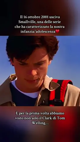 Il 16 ottobre 2001 usciva Smallville, una delle serie  che ha caratterizzato la nostra  infanzia/adolescenza♥️ E si, sono consapevole dei problemi di Clark e Lana, ma loro mi hanno cresciuta🤩  #smallville #smallvilleedit #clarkkent #lexluthor #tomwelling 