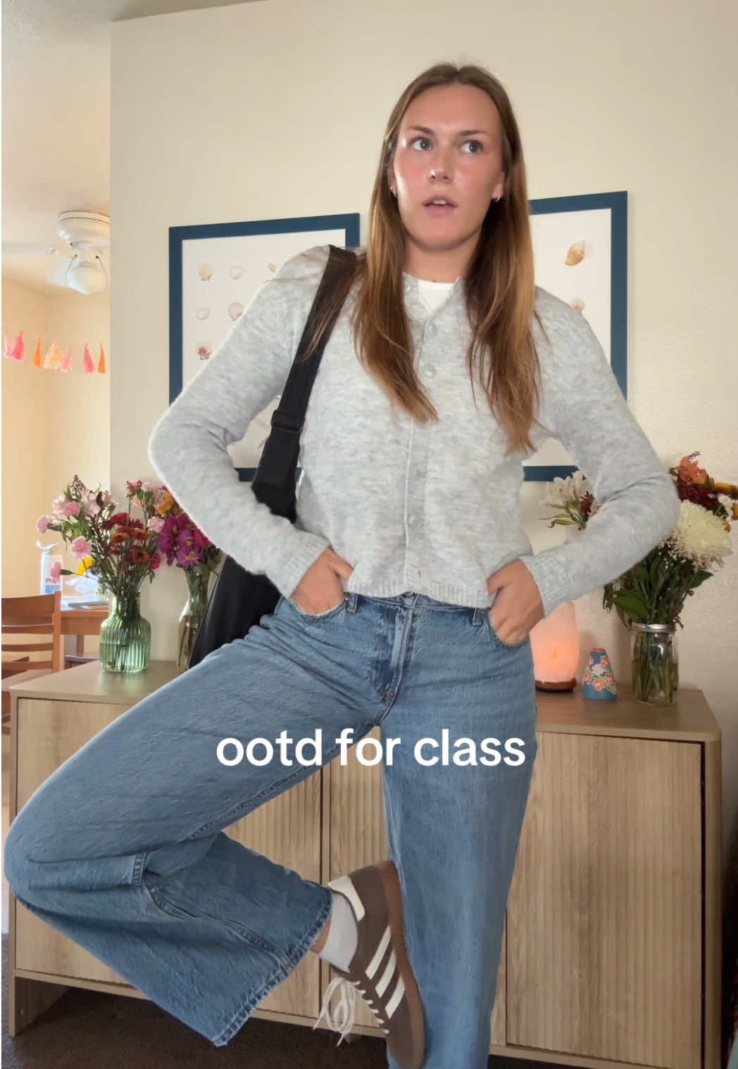 featuring my new shoes #OOTD #cardigan #comfyoutfit #abercrombie #collegeoutfit 