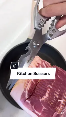 Cuts anything — in your kitchen 🥓 So sharp, lightweight, and beautifully designed! #HUUSKJapan #SharpAndStylish  #tiktokshopcreatorspicks #tiktokshopblackfriday #cybermonday