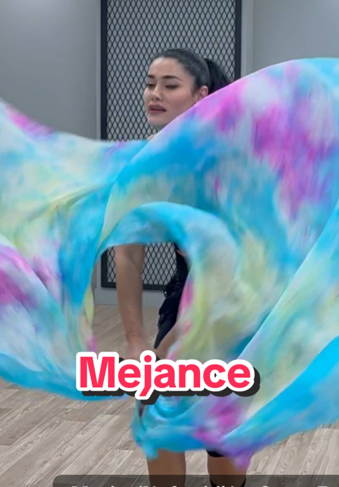 Open your wings… 🩵#anuschalawerdian #fypシ゚viral #abudhabi #bellydance #viral 