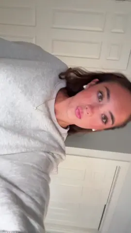 love this crewneck @TrendyQueen #fyppppppppppppppppppppppp #OOTD #trending #outfitideas #fallfashion 