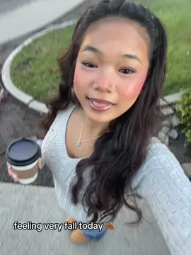 salted maple coffee!!! #fall #OOTD #fyp #wlw #fallfashion @hollister 