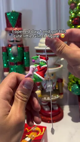 Who wants one? 🎁 #thegrinch #grinchmas #christmastok #christmasgifts 