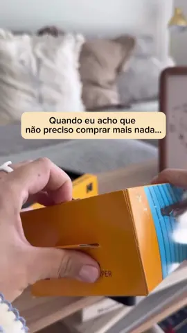 Já pensou revelar suas fotos direto do celular em segundos? 😍 Com a Impressora Fotográfica Instantânea Kodak Dock ERA Plus 4PASS, você imprime suas melhores lembranças com qualidade profissional — sem sair de casa! 🖨️📸 ✅ Conexão direta com o celular ✅ Fotos 10x15 cm com cores vivas e duráveis ✅ Acompanha 10 folhas iniciais ✅ Compacta e super prática 💛 Perfeita pra registrar viagens, festas e momentos com a família!#foto #impressora #fotografia 