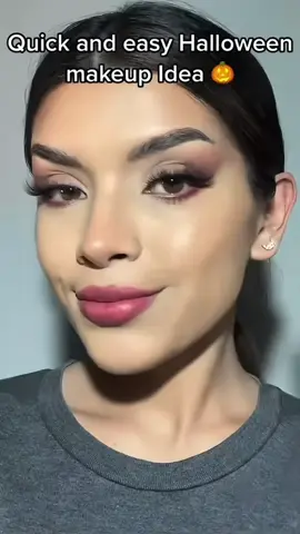 Easy Halloween makeup idea 🖤