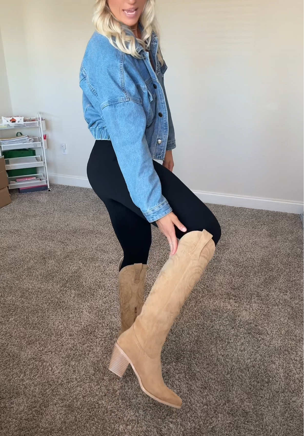 BUY 👏🏼 THE 👏🏼 BOOTS #westernfashion #fallfashion #tiktokshopfinds #falldealsforyou #cowgirlboots  
