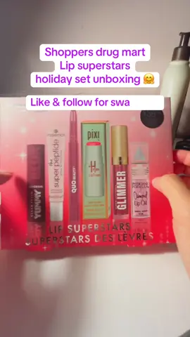 Saw this lip superstars kit in the holiday sets and had to grab one 🤗 Looking forward to giving that yummy blur tint and more a try - that shade is so fall coded! @COVERGIRL @shoppersbeauty @Shoppers Drug Mart @essence.cosmetics @Pixi Beauty @Revlon Cosmetics @Physicians Formula 
