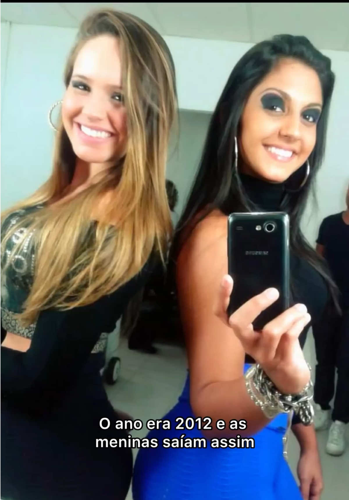 Topete, batom rosa danone, sneakers, sombra marcada.. que mais? Kk (a humilhação, meu pai, o tempo foi mt bom cmg 😂) #antesedepois #2012 #viral 