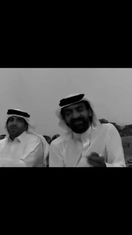 من تحرش فالعيال يعلمونه   علمةٍ ما علّمه فيها ذويه جعل عدٍ ما آل بشرٍ يدهلونه   ينفطر في جمّته جوة مطيه وإن بغوا ورادته مايشربونه   عندنا جم مواردها عذيه القصير ننزّله ونحول دونه   منزله عيطا وقدر ومقدريه الأجنبي لا بدّها تقفي ضعونه جعل يقفي ما حصل منا رديّه ويحتزم فينا الرفيق إلى زغونه بالقدا ولا على ذنب وخطيّه « ومن خسر له واحدٍ من هالنمونه ماتحزّم ساعة الصفر بخويّه » —محمد الشمالي 
