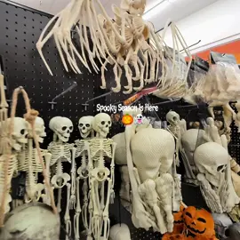 love love love costume shoppingg 👻 pumpkin 🎃 #halloweenvibes #spookyseason #fyp #halloweencostume #octobermood 