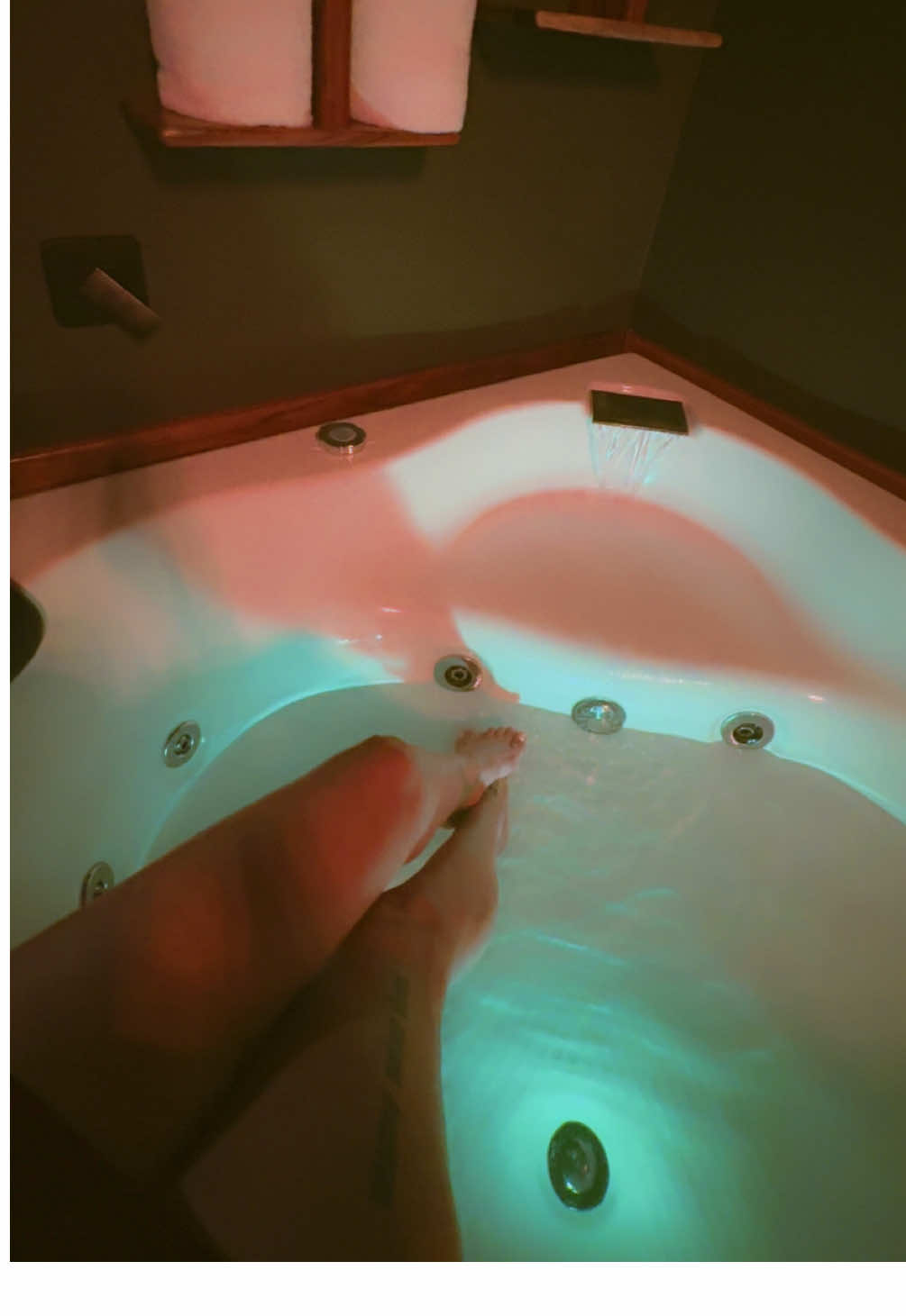 Weekend therapy 😮‍💨bubbles, peace, and Tijuana energy. #tijuana #jacuzzitime #metime 