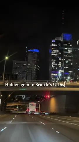 One of my favorite coffee shops in Seattle 🙌🏾@avole coffee 