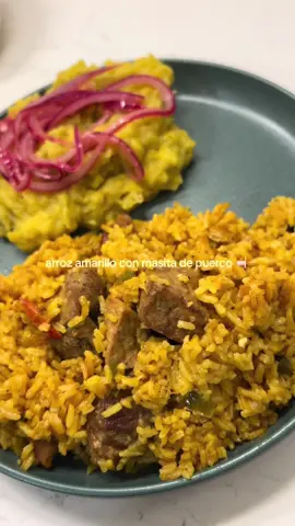 arroz amarillo con masita de puerco 🐖  #fyp #yellowrice #arrozamarillo #pork #masita 