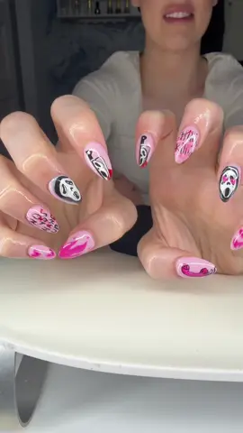 A fcking ARTIST @Avery Ward #ghostface #scream #noyouhangup #nails #nailart 