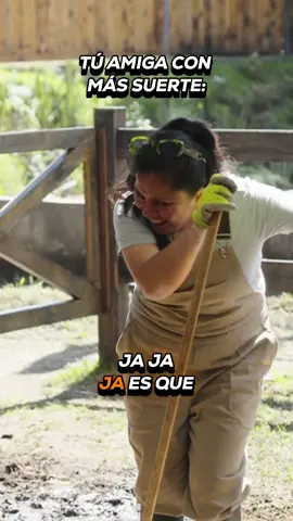 Creo que mi granjera #LaBea necesita una limpia... 👀😂 #LaGranjaVIP 🌾 Disfruta del 24/7 en #DisneyPlus con la experiencia completa.⁣ Durante dos semanas podrás vivirla también en mis redes:⁣ 🌐 lagranjavip.tv⁣ 📱 App TV Azteca En Vivo⁣ 💻 YouTube