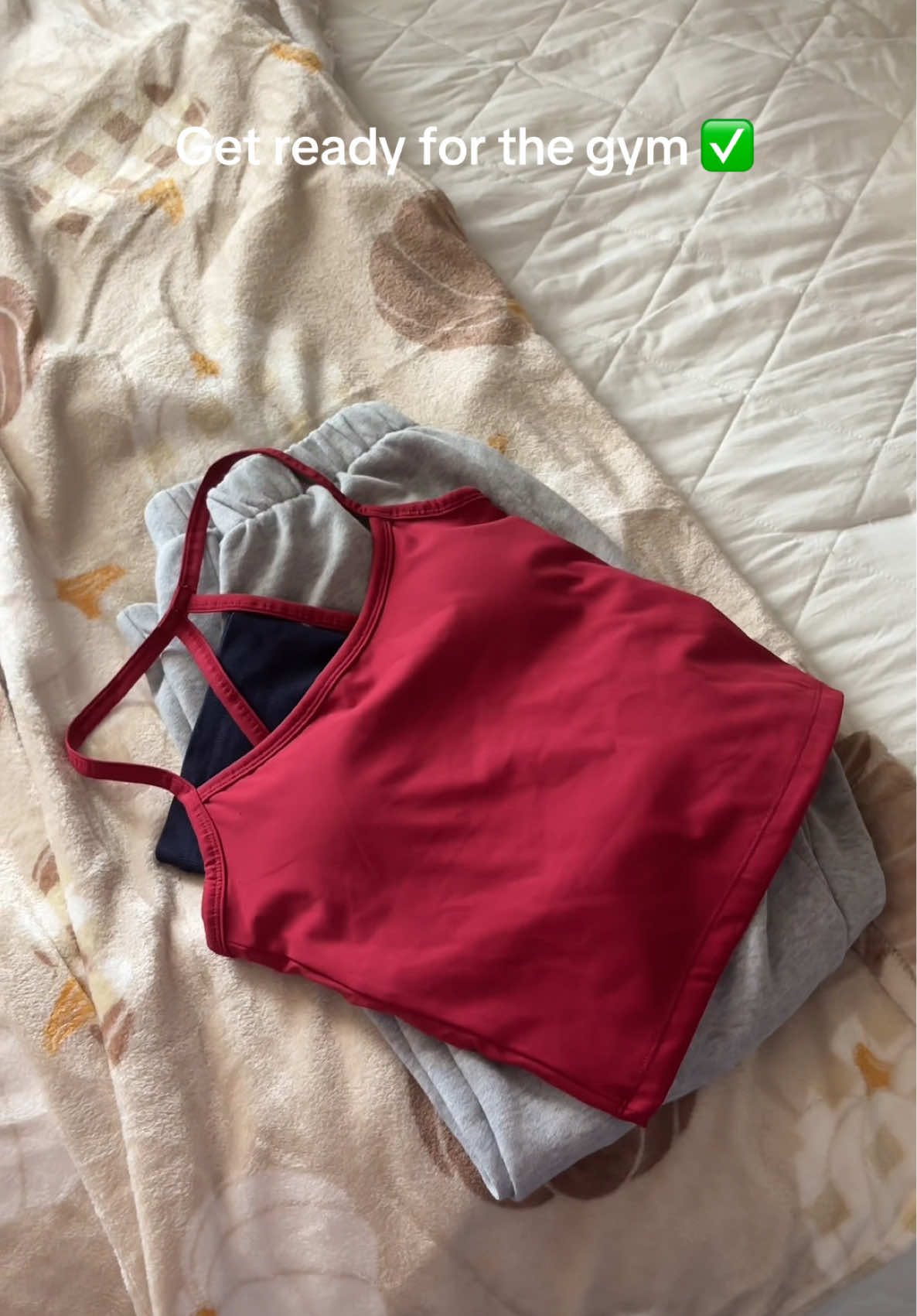 One of my goals is to make my bed every day. I want to kick start my days by being organized and productive. Also having a made bed all day is so nice and cozy#winterarc#Vlog#mymorning#postpartum 