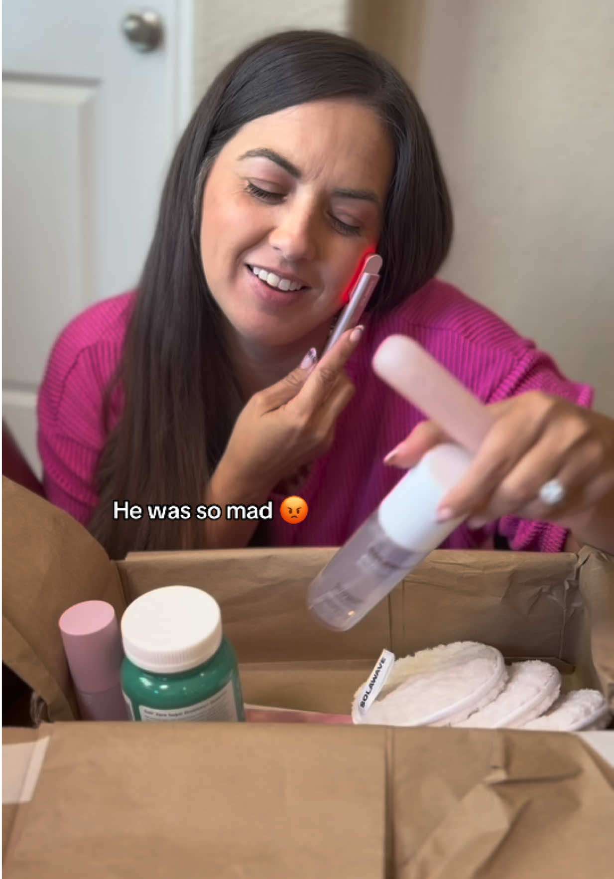 Glow from the inside out ✨ This Solawave and Goli bundle is the ultimate self-care duo — the red light wand helps rejuvenate your skin while the Goli gummies support wellness from within. Perfect holiday gift idea for her, for moms, or anyone who deserves a little glow-up! #TikTokShopHolidayHaul #TikTokShopBlackFriday #TikTokShopCyberMonday #creatoricons #tiktokshopunboxing