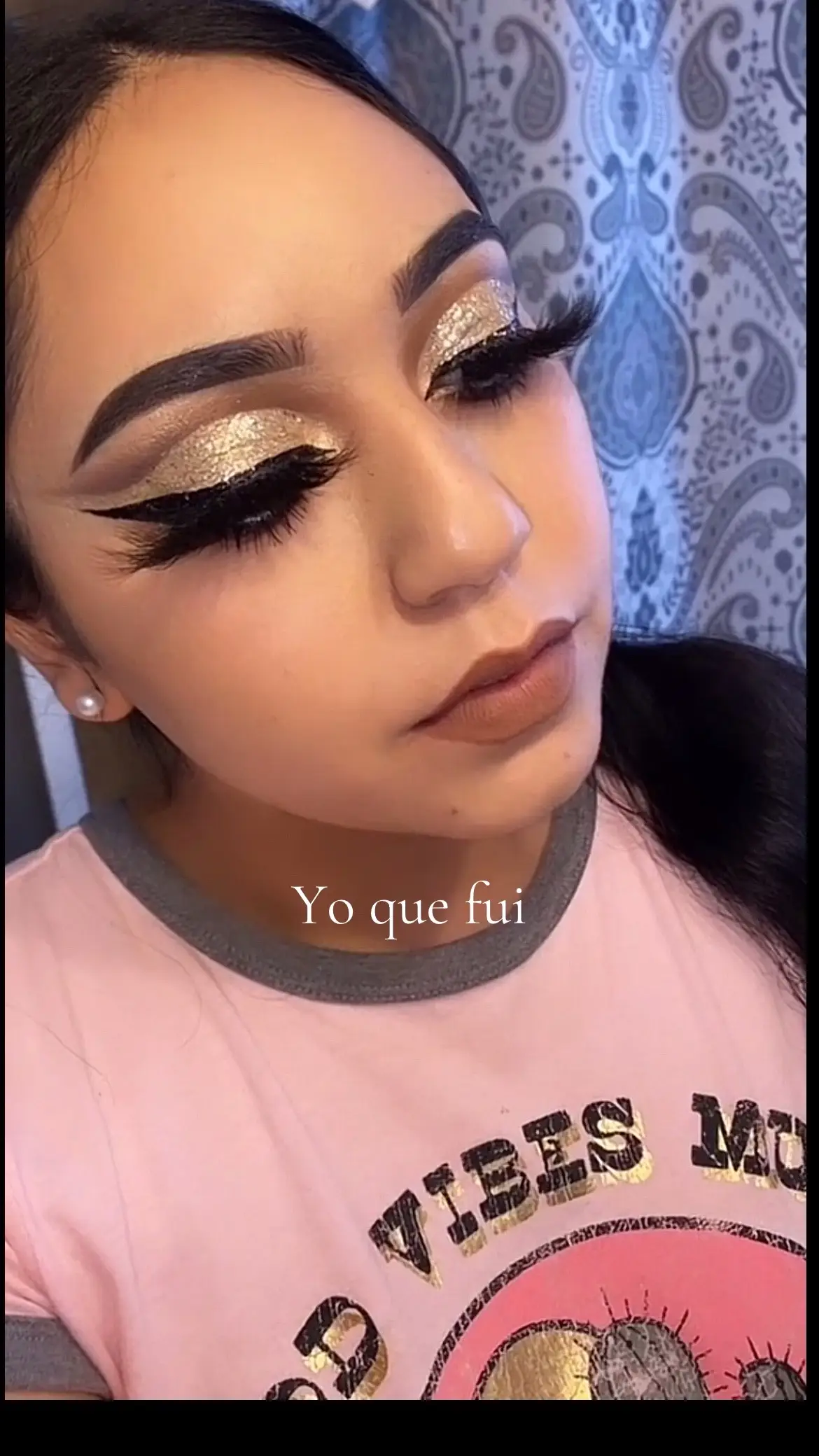 Soy un volcán apagado! bueno ahora está de moda el clean look pero llego la Reyna Kyle Jenner  a cambiar lo todo🫡😍 #arribalosmaquillabescargados🤭🤣 #kyliejenner #nocleanlook 