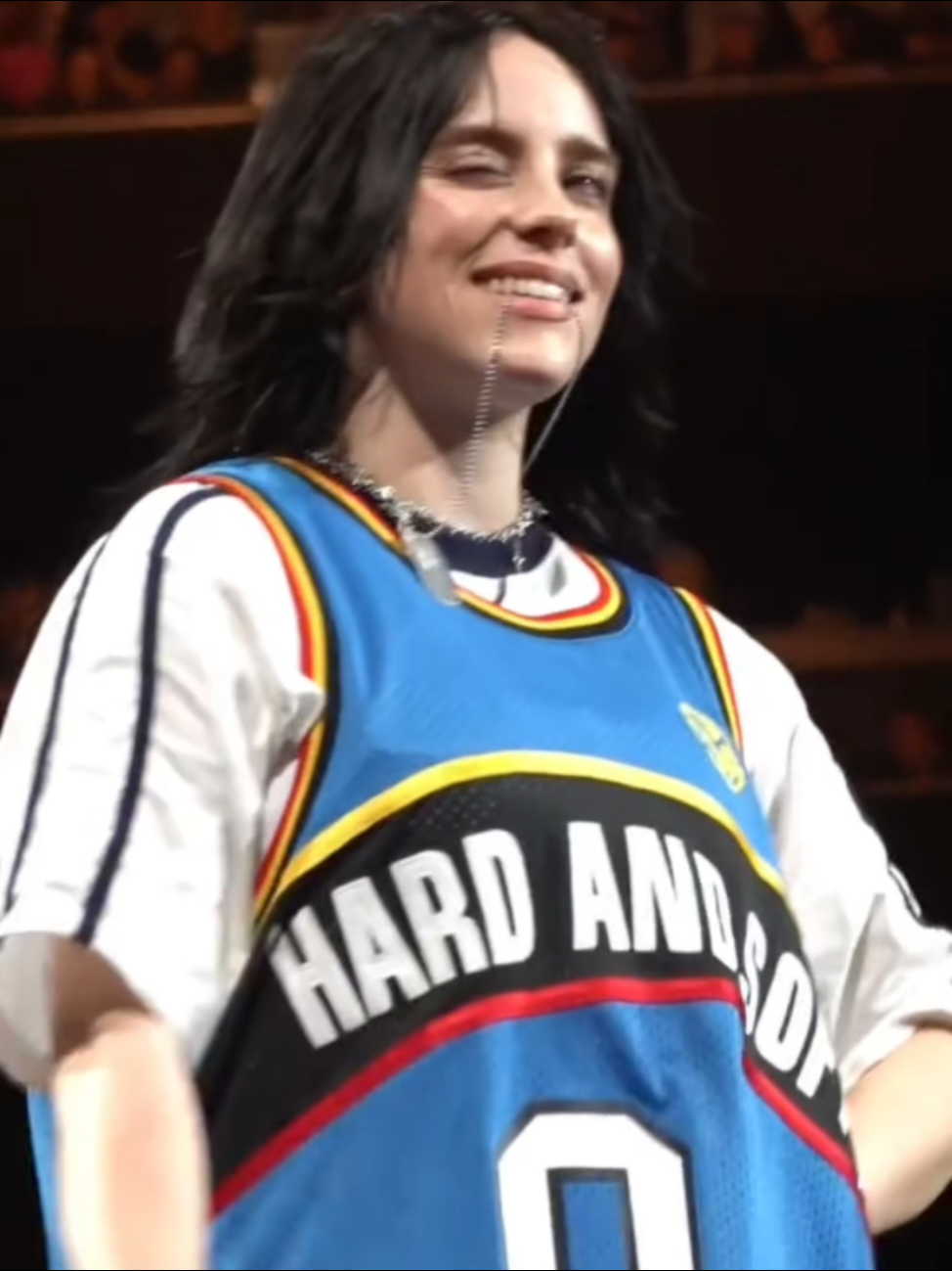 GENTE EU SUMI, ENTÃO POR ISSO EU ACHO QUE O VÍDEO VAI FLOPAR, ME PERDOEM SE EU ESQUECI ALGUÉM 🥹 #billieeilish #billiestan #minhas #mulheresdabillie #fandom  @bru 🕷️ @𝐋𝐮𝐡✮ @Giulia Bernardino @Liza @Aimê @Nanzera @BILLIE EILISH  sim gente vou bater na Pamela por que ela não libera pra marcar🙄 (falam se o edit ficou bom)