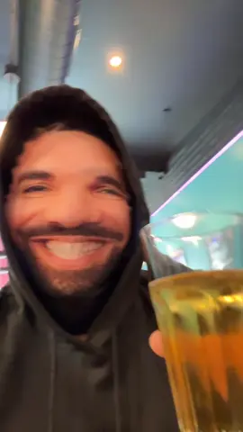 Drizzy enjoys a banquet