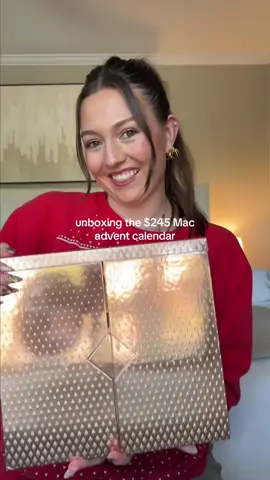 the ✨presentation✨ of day 24 is fun! unboxing the mac advent calendar #adventcalendar #adventcalendaropening #adventcalendar2025 #mac #sarahlynnrain 