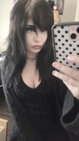 i love this case! polka dot is so back, don’t mind my roots i’m doing blonde soon 😓 #polkadot #wildflowercases #Eyeliner 