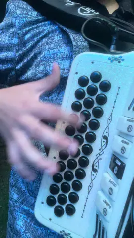 Cuántas veces se puede subir de velocidad el payaso del rodeo?🤡🪗 #acordeon #fyp #acordeonista #payasodelrodeo 