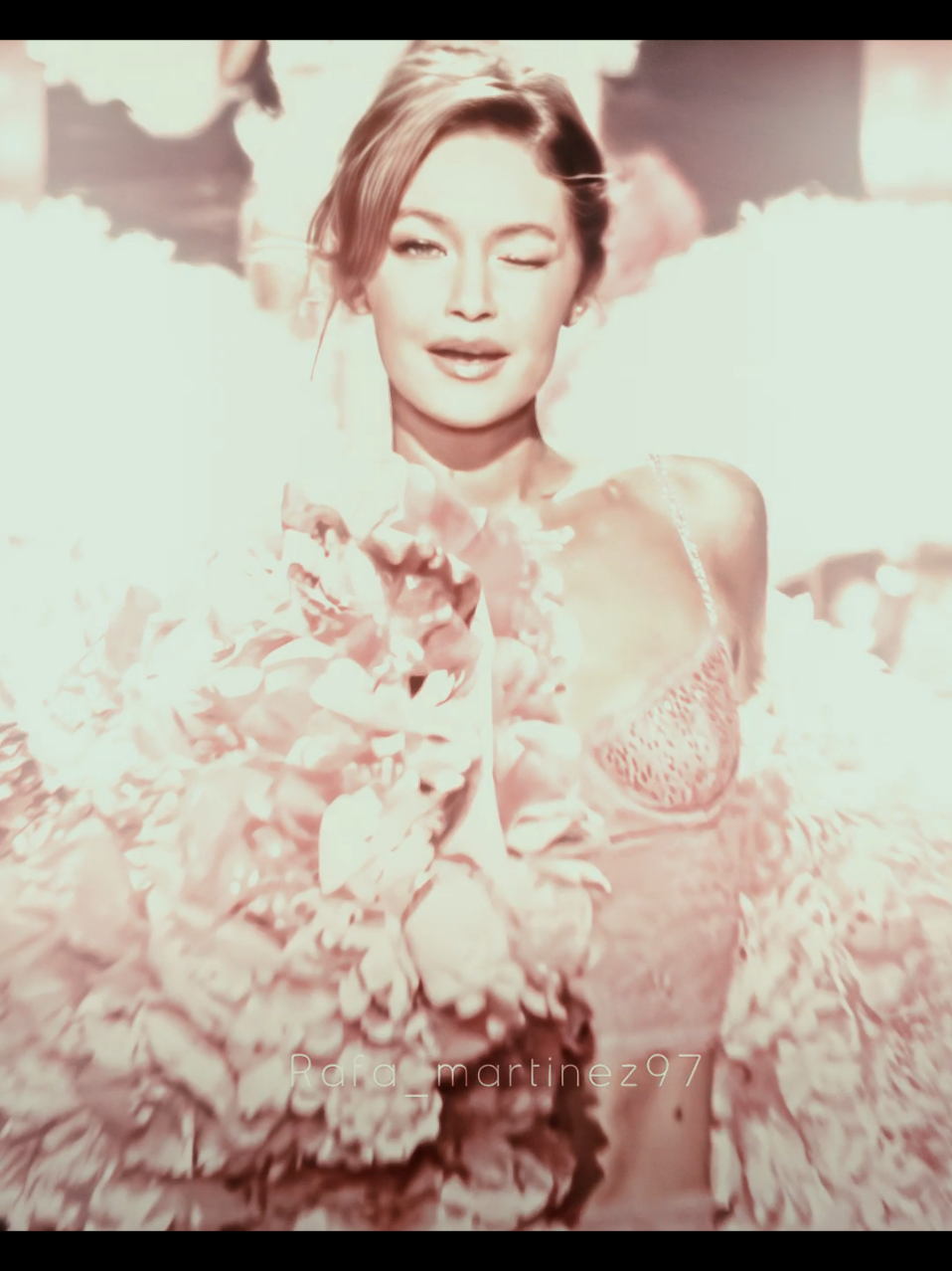 They looked so good // #adrianalima #madisonbeer #gigihadid #victoriasecret #edit 