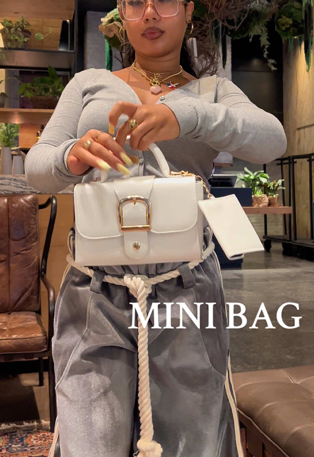 I needed a white mini bag and she’s perfect 😍🤍 #fyp #OOTD #falldealsforyou 