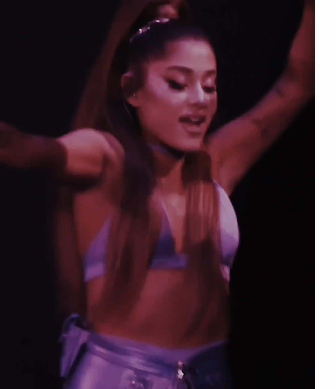 #ARIANAGRANDE :: sai da frenteee, viciei já, te amo bb @𐙚 | vi o desfile da Victorias Secrets ontem e só lembrei da ariana performando em 2014 aff | ac agnotears | scp sceneagb, buterascp | #foryoupage #foryou #viral #arianagrande @arianagrande 