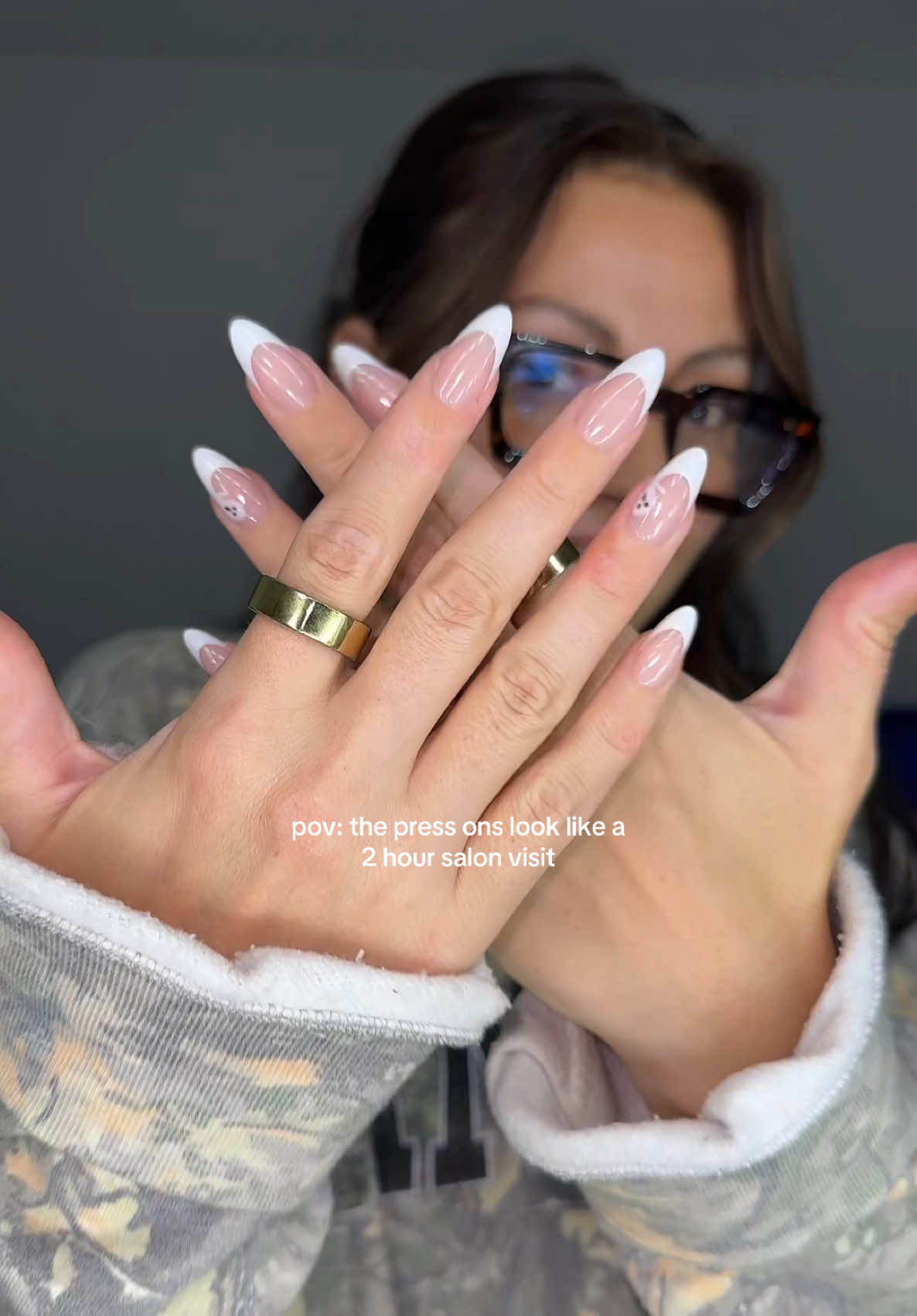 A set of press ons will never not hit😮‍💨 & only 20 min?!  Nails are by  @BTArtboxnailsofficial posted on amazn💗 #pressonnails #pressonsets #frenchtipnails #diynails #halloweennails 