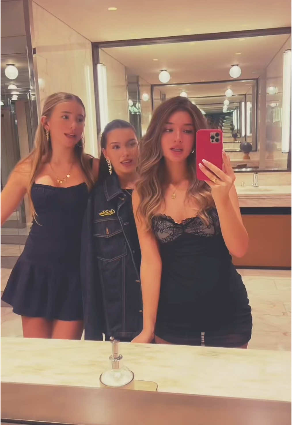 Milan part 3 #fyp #milano #gals 