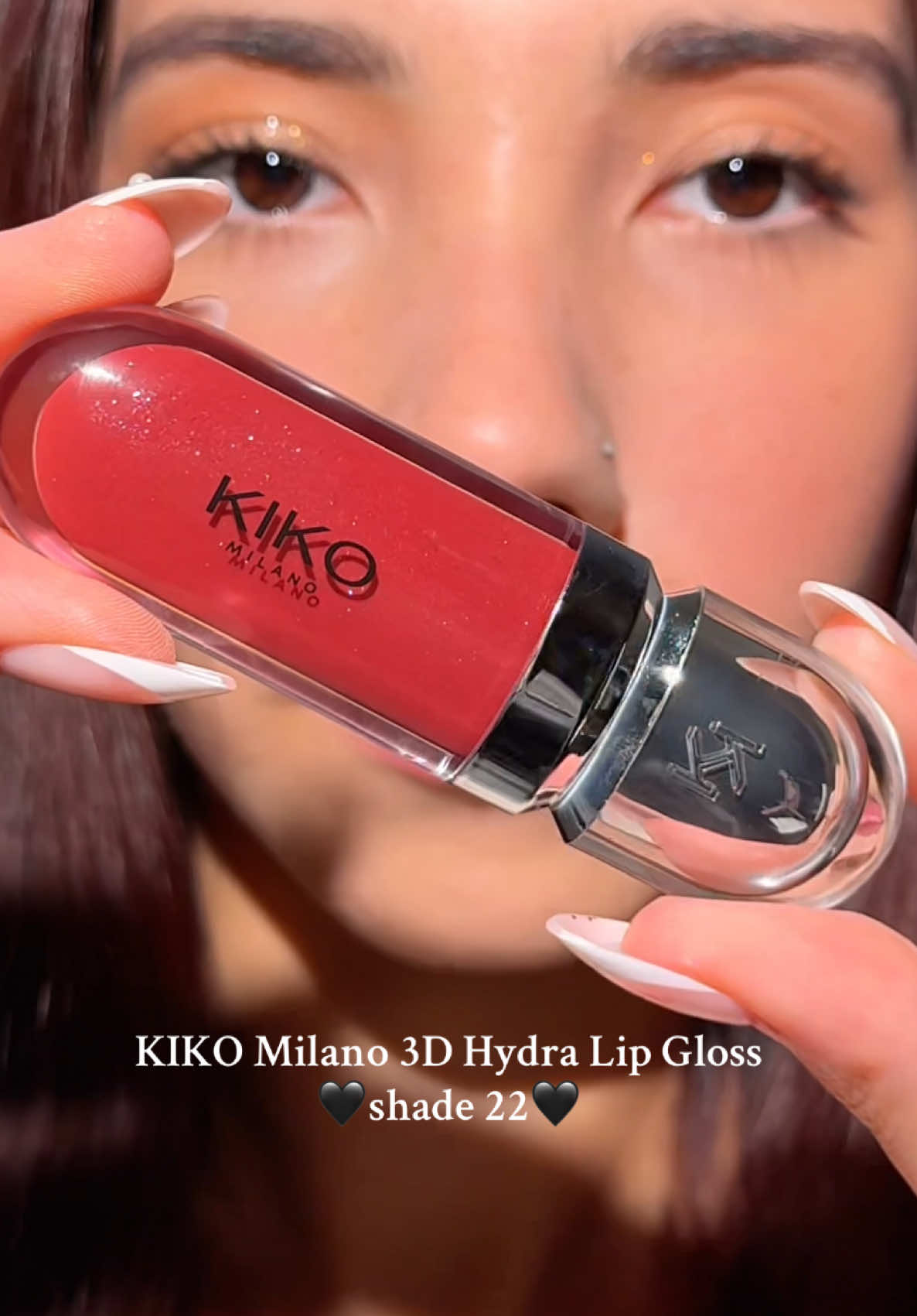 perfect red gloss @KIKO Milano 3D Hydra Lip Gloss in shade 22 🖤🥀 #kikomilano #kikolips #lipgloss #redlip #kikolipgloss 