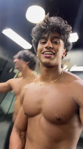 We spamming this 😭🙏 @ALOESEIS @Suraj Ravuri @Aldenn @rithikjameel #brown #bodybuilding #GymTok #indian 