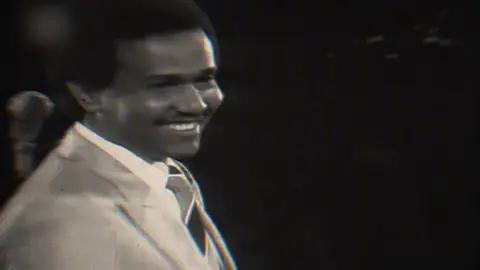 “ يالبسمة العذبة 