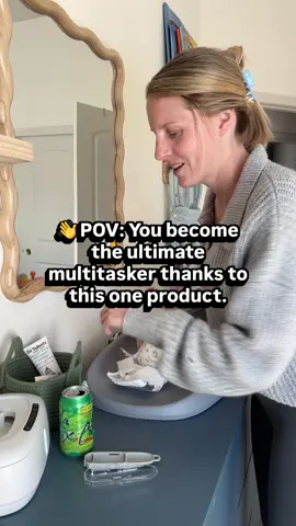 Multitasking level: parent. 🍼🍿💁‍♀️ Because sometimes you’re juggling snacks, wipes, and a wiggly baby, and still making it look easy. Just wave and voila! The smartest wipe warmer’s got you covered 🙌 #momlifebelike #nurserytour #diaperchange #diaperrestock #diaperrash 