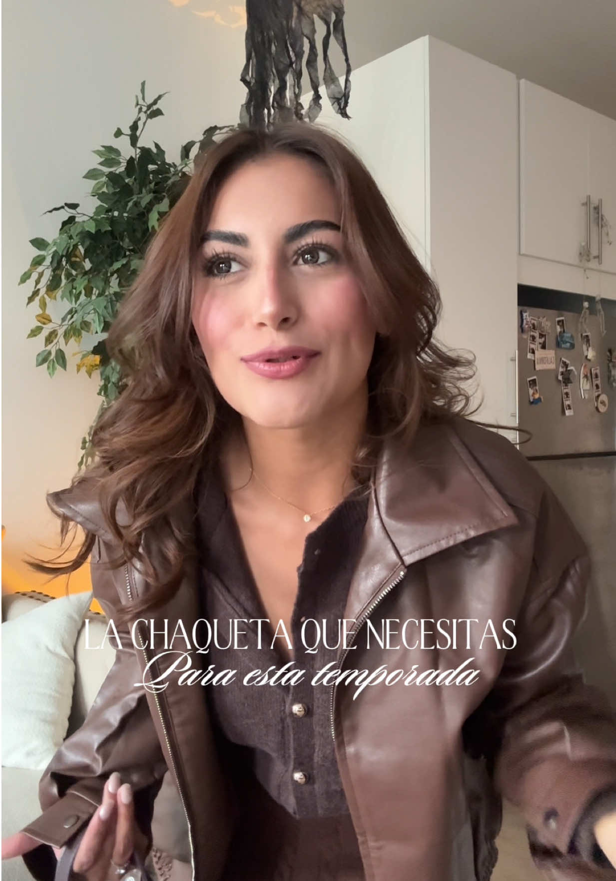 Esta chaqueta, un must-have para el otoño y el invierno 🤎☕️!  #fall #otoñooutfits #otoñoaesthetic #outfitinspo #fallfashion 