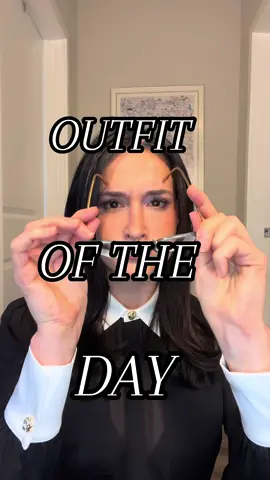 What do you think of the glasses 👓?! #OOTD 