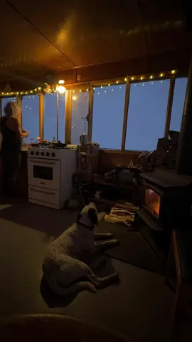 September 21, 2025. The sun is setting sooo early toward the of the season! Cooking and eating after dark, on a very foggy night. 💙 #firelookout #lookoutformichelle #lookoutlife #offgrid #lookout 