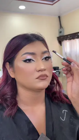 Clase de Maquillaje profesional 🪄previo a finalización de curso✅✨ ¡inicia a capacitarte con nosotros!😍 . . . ➡️8802/9662 / Guaimaca FM✅ #paratiiiiiiiiiiiiiiiiiiiiiiiiiiiiiii #viral #makeupstudio #honduras🇭🇳504 #maquillajeprofesional 