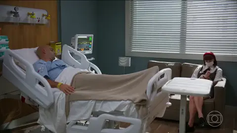 Solange não conseguiu ficar de bico fechado e falou pro Afonso da Heleninha.#valetudo #celinho #odeteroitman #odete 