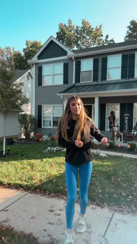 Almost Friday #fyp #viral #dance #dances #dancing #dancin #dc #dancer #dancers #outfit #cute #pretty #school #trend #viral